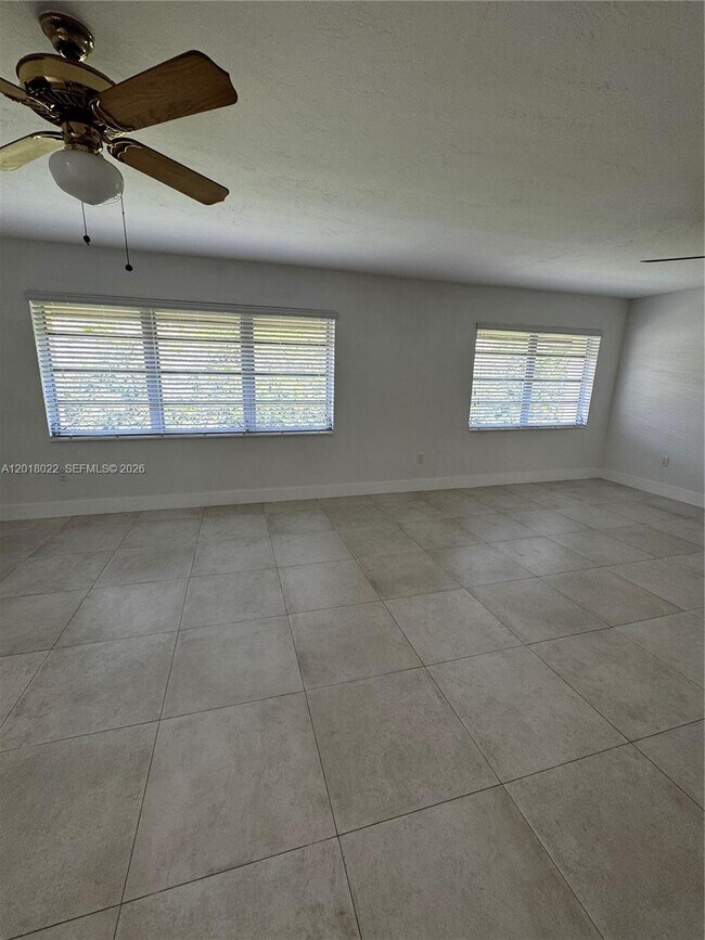 Building Photo - 5401 SW 77th Ct