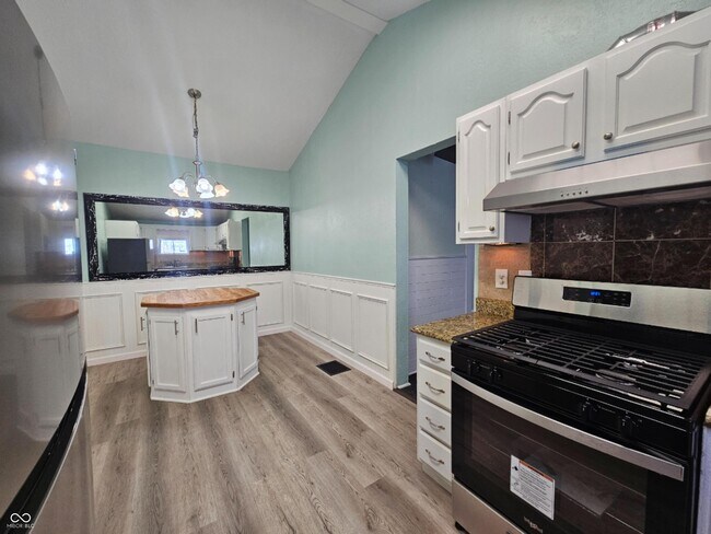 Building Photo - 2530 Lincoln St