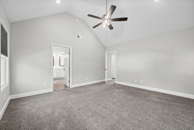 Building Photo - Pet Friendly Four Bedroom!