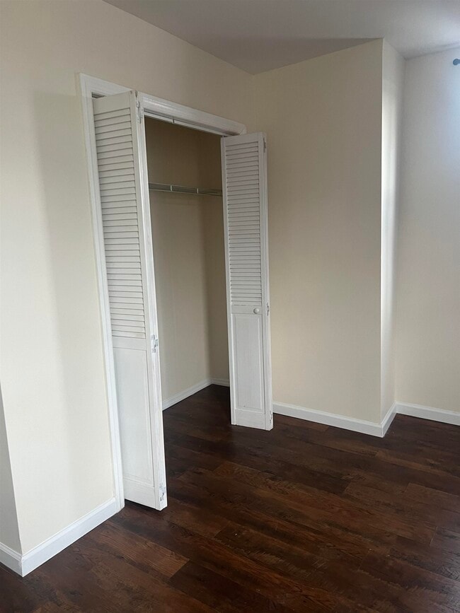 Building Photo - 3523 KENNEDY Blvd