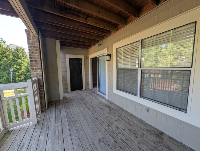 Building Photo - Pristine 2BD/2BA Condo in Southpark!