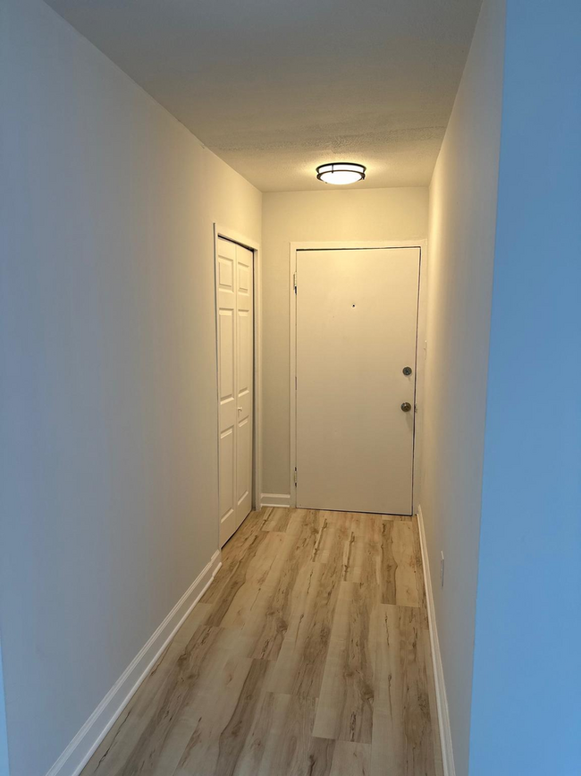 Building Photo - 3 Bed 1 Bath SW DC