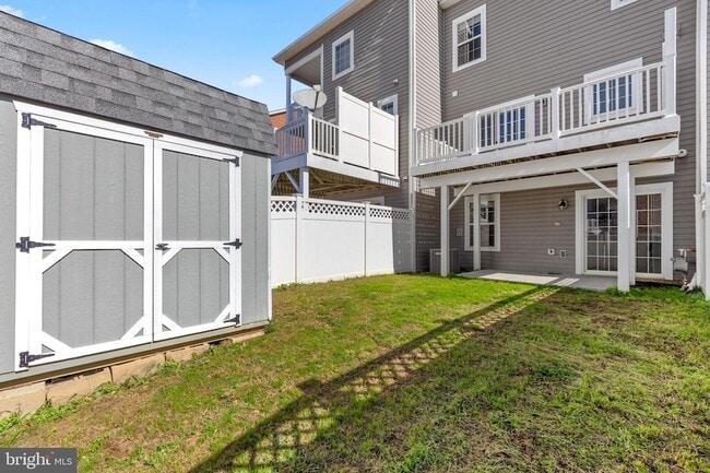 Building Photo - 5345 Tweeddale Pl