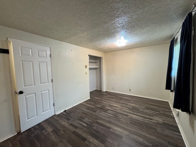 Building Photo - 3 Bedroom 2 Bath House in Santa Clara Area