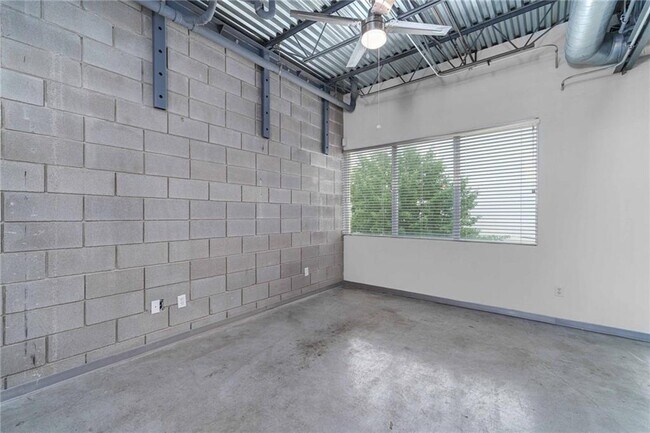 Building Photo - 4801 S Congress Ave