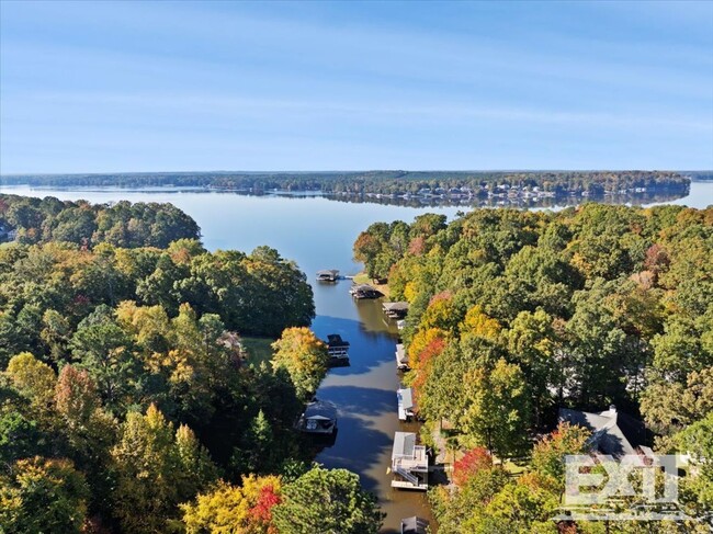 Building Photo - Incredible Lake House in Gaston Heights