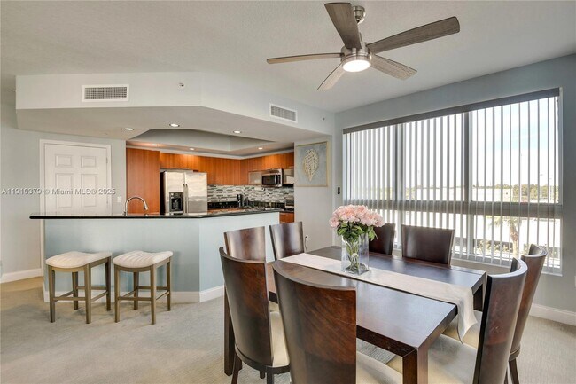 Building Photo - 231 Riverside Dr