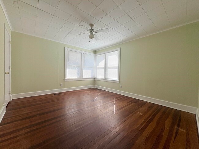 Building Photo - 3022 Livingston Rd