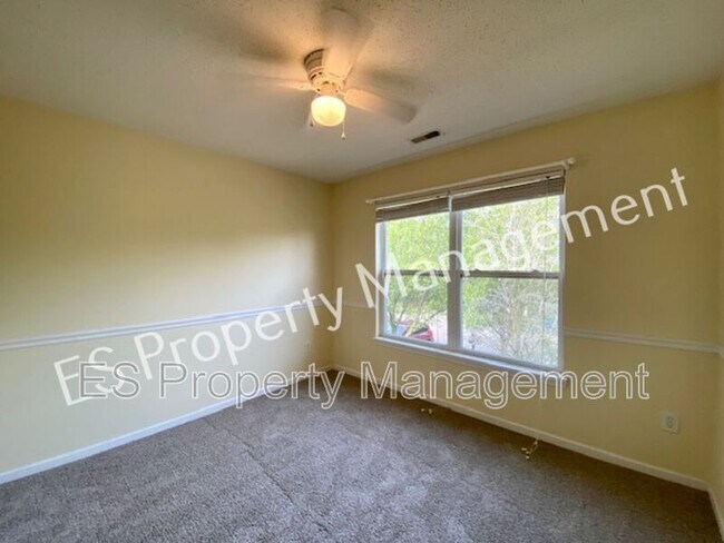 Building Photo - 7310 Parklake Pl