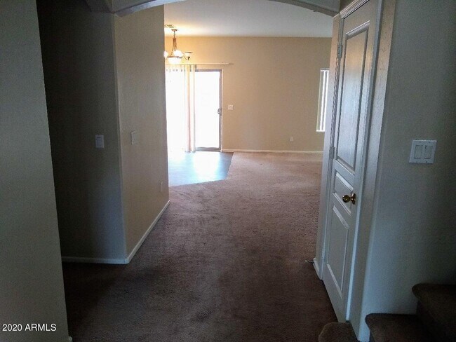 Building Photo - 11392 W Mountain View Dr