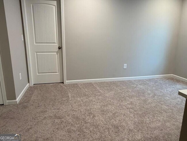 Building Photo - 334 Traminer Wy