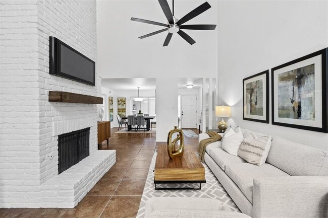 Building Photo - 8346 Summerwood Dr