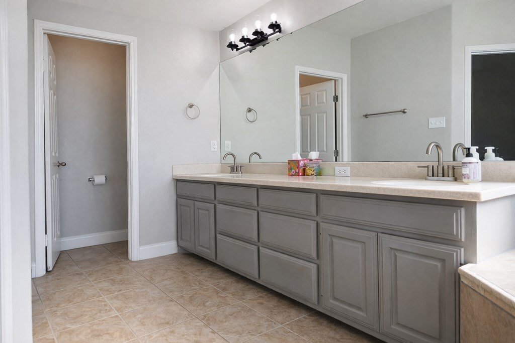 Building Photo - 2917 Dustin Dr