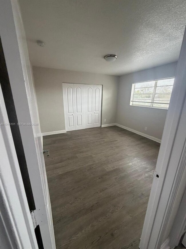 Building Photo - 110 SE 2nd St