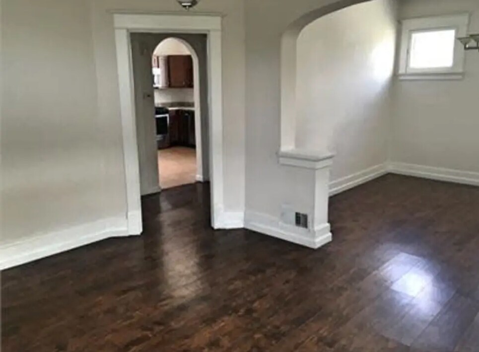 Building Photo - 3620 Cleves Ave