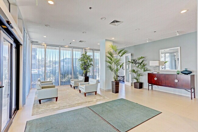 Building Photo - 5540 N Ocean Dr
