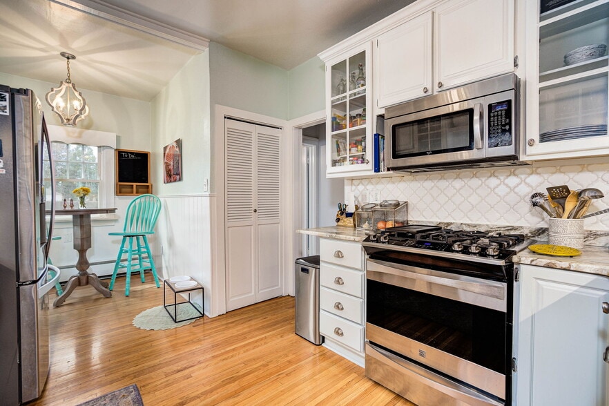 Building Photo - 1811 13th Ave