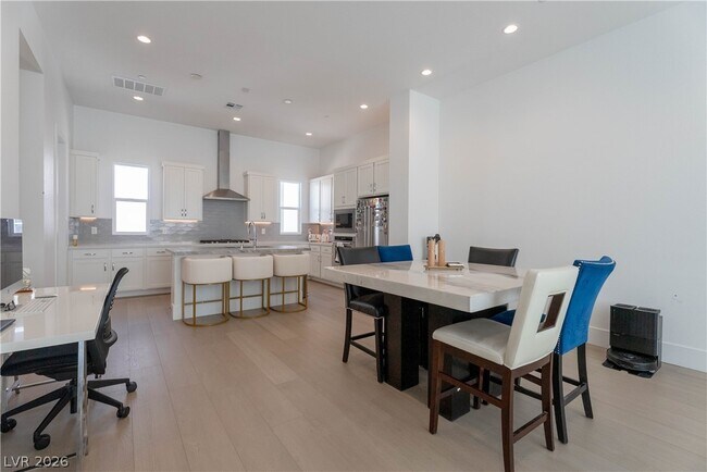Building Photo - 2503 Indigo Mountain St