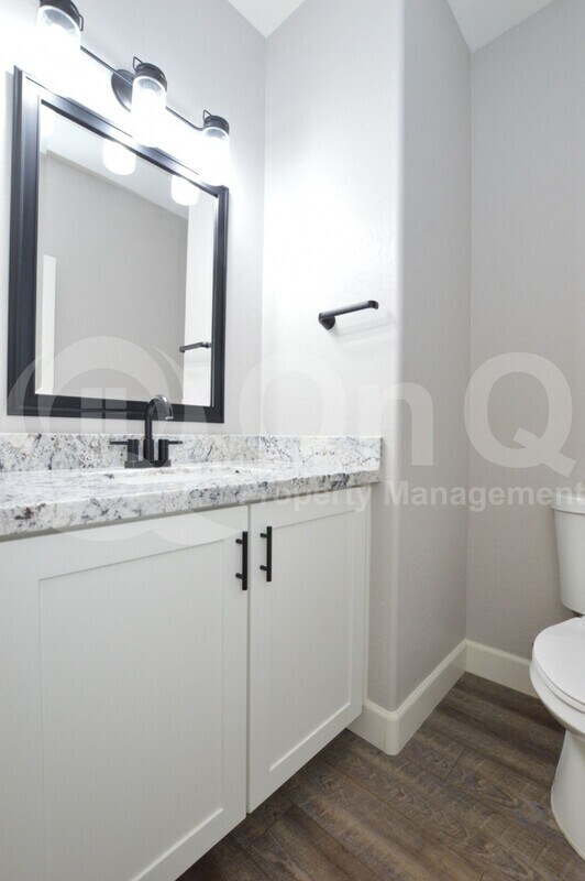 Building Photo - 1312 W Chilton Ave