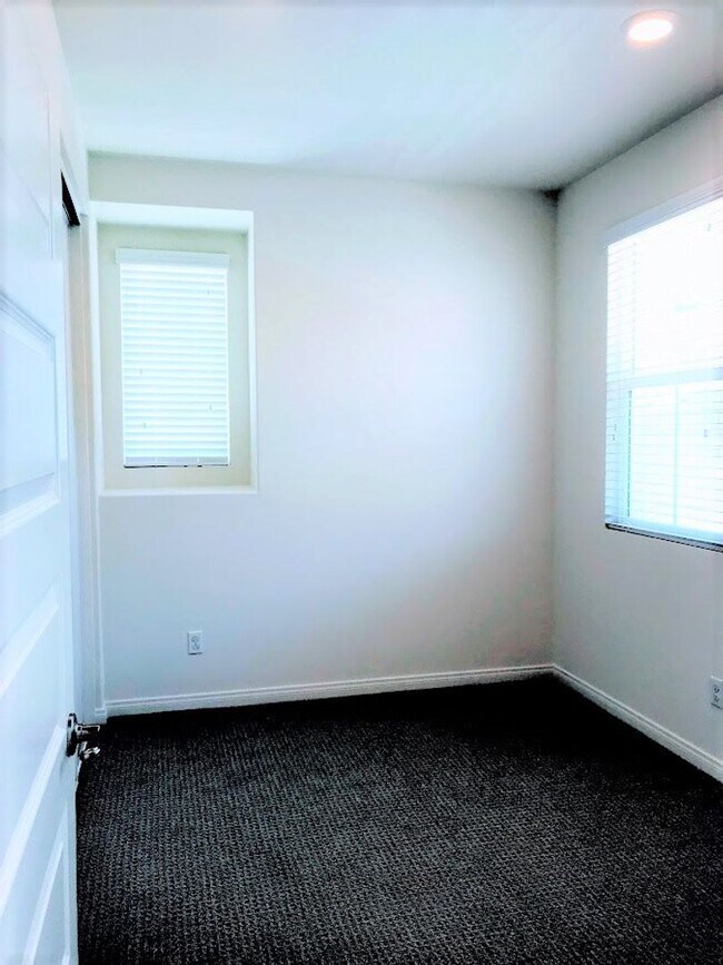 Building Photo - 16128 Sereno Ln