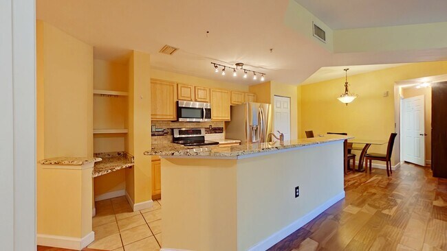 Building Photo - Stunning 2Bedroom Condo at VIlla San Marco!