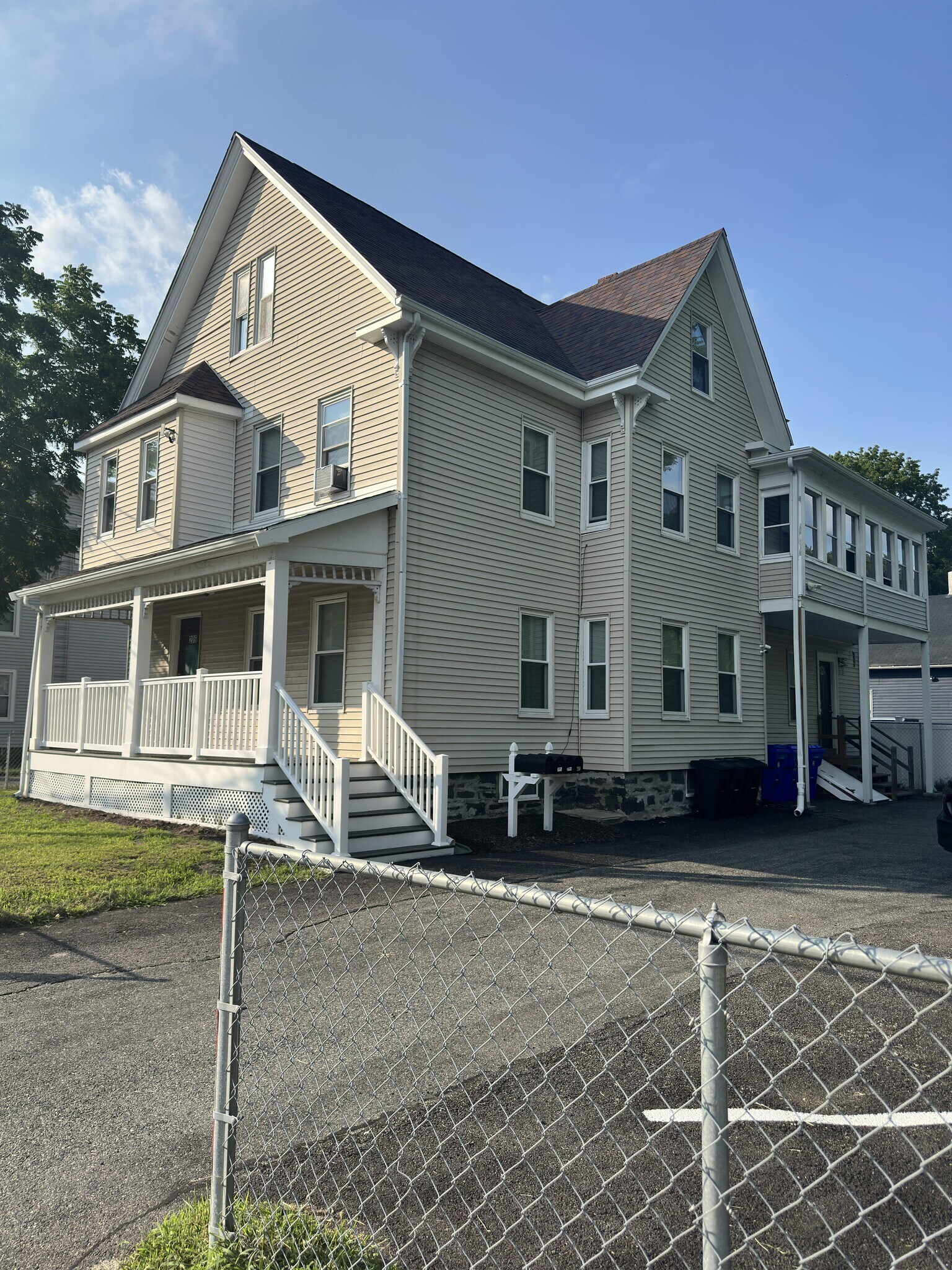 Building Photo - 206 High St