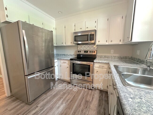 Building Photo - 11824 Larkridge Ct
