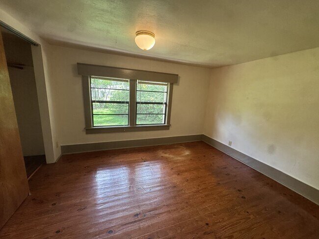 Building Photo - 4025 SW 20th Dr