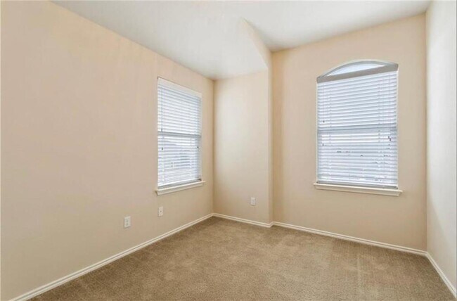 Building Photo - 9501 Sweetgum Dr