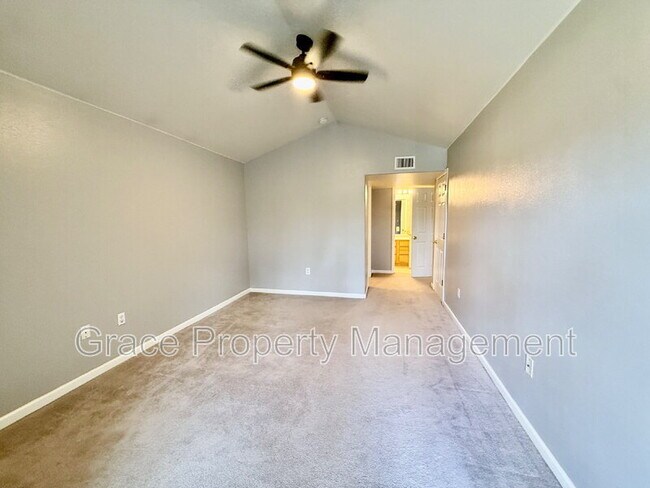 Building Photo - 1146 Opal St