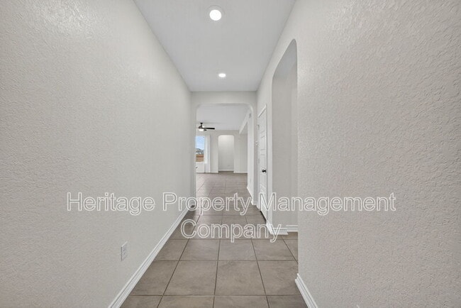 Building Photo - 8014 Kingfisher Lndg