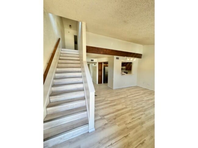 Building Photo - 1324 Bluffview Dr