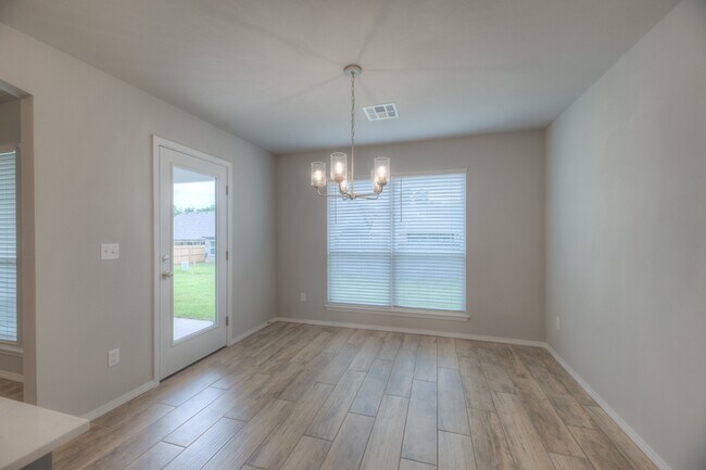 Building Photo - 3710 S 13th Pl