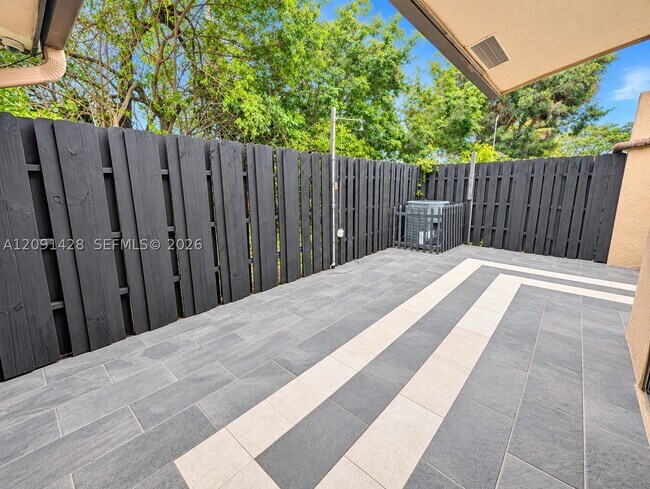 Building Photo - 22344 Palomita Dr