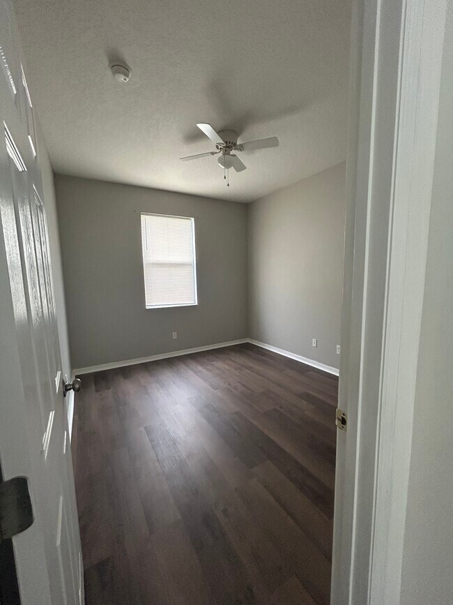 Building Photo - 1752 Cambridge Village Ct