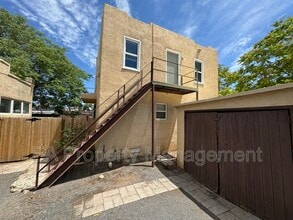 Building Photo - 116 Maple St SE