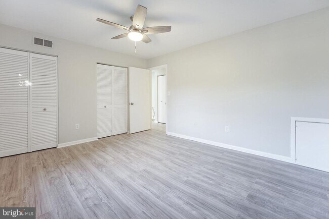 Building Photo - 1521 Colonial Dr