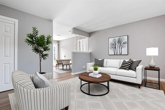 Building Photo - 2405 Parker Cir