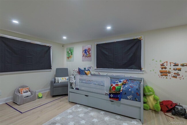 Building Photo - 20 N Ravine Rd