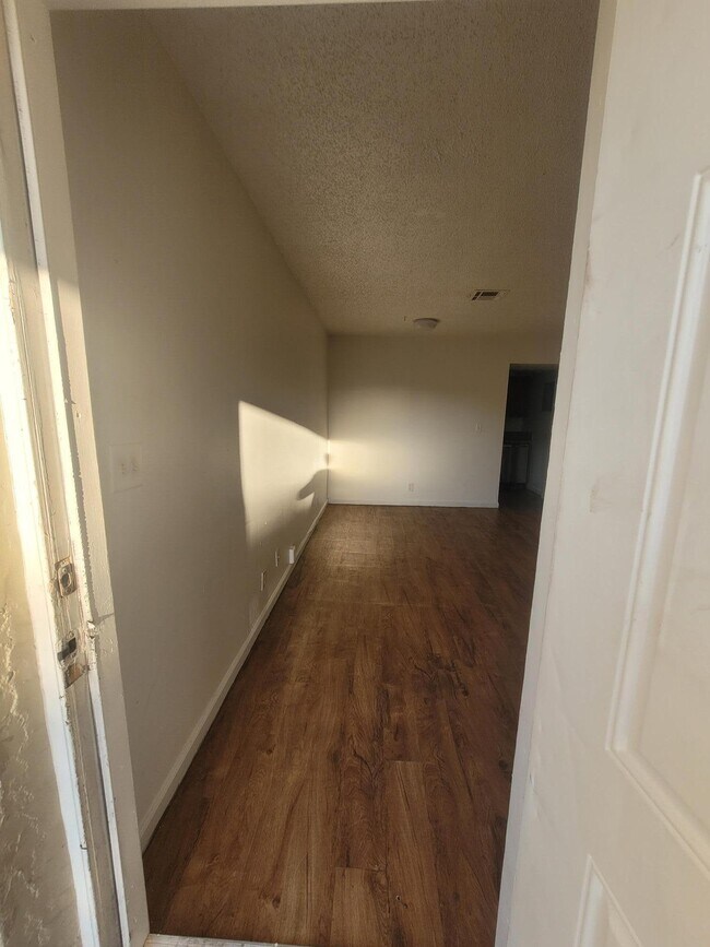 Building Photo - 4103 Riverside Dr