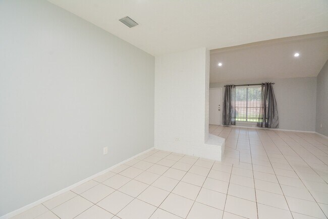 Building Photo - 16518 Monte Carlo Ln