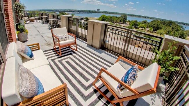 Building Photo - 99 Westedge St