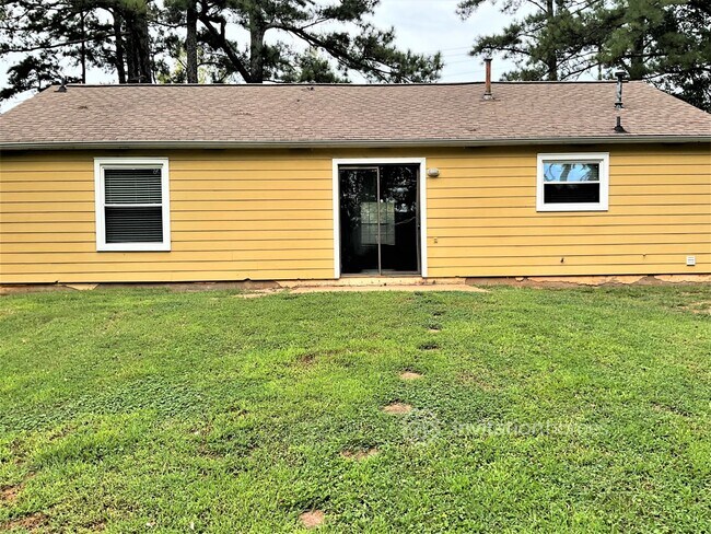 Building Photo - 152 Apple Valley Dr