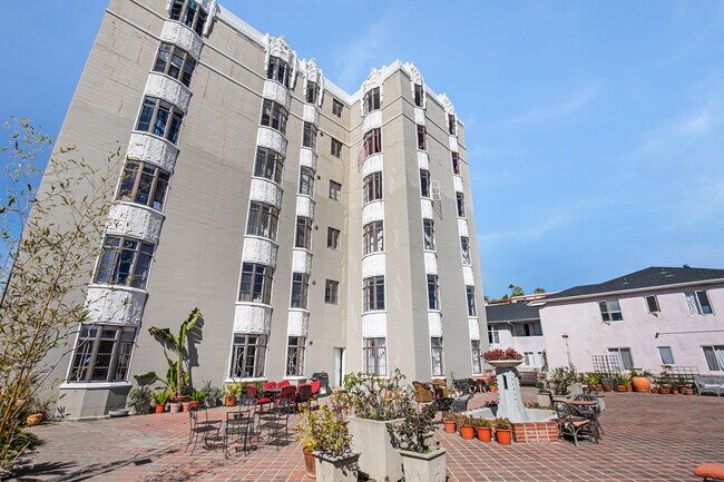 Building Photo - 1314 Hayworth Ave