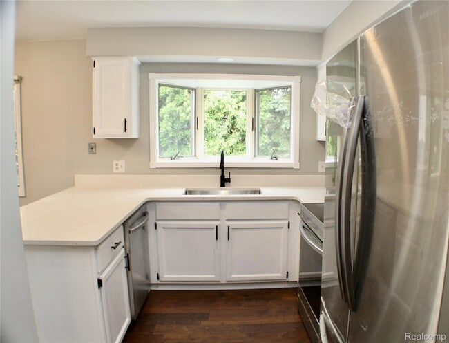 Building Photo - 1483 Colony Dr