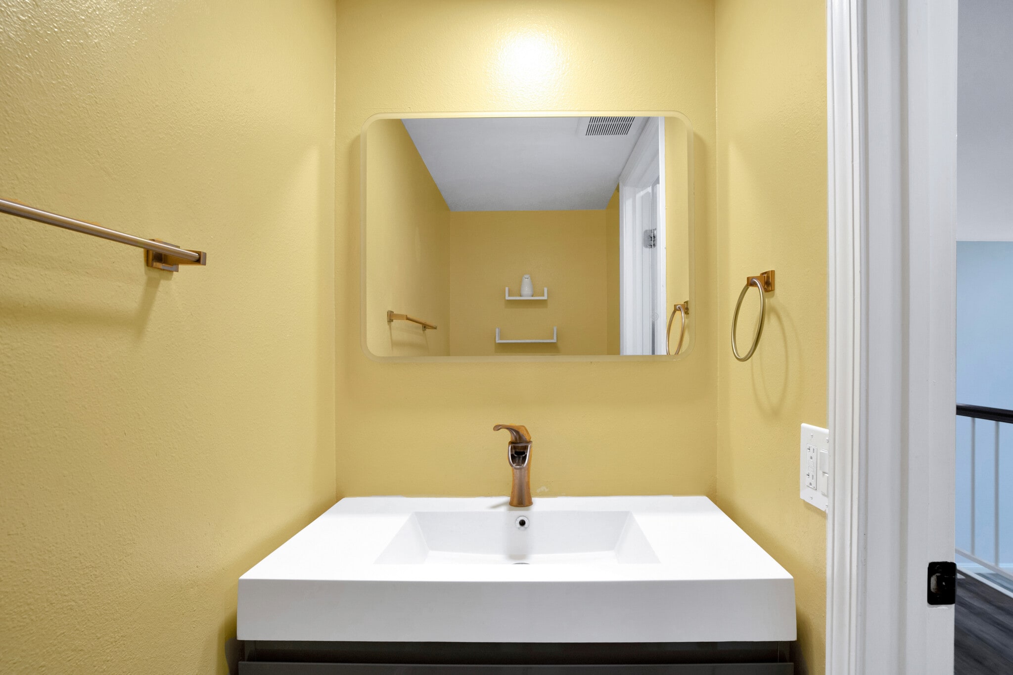 Downstairs 1/2 Bathroom - 9000 Vanalden Ave