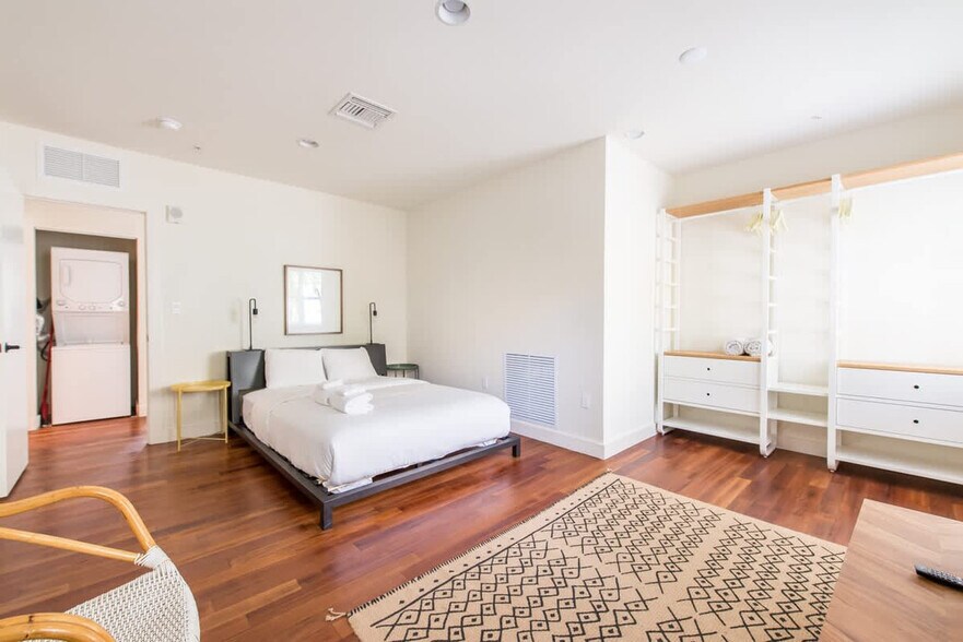 Building Photo - 747 4th St