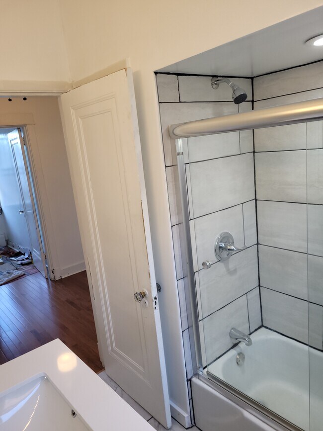 Building Photo - 2538 Beechwood Blvd