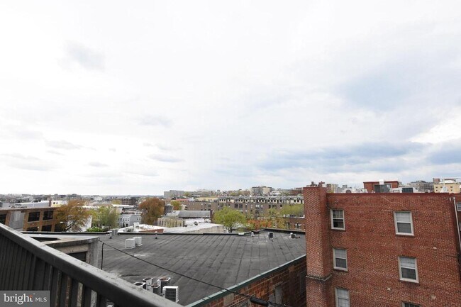 Building Photo - 1701 Kalorama Rd NW