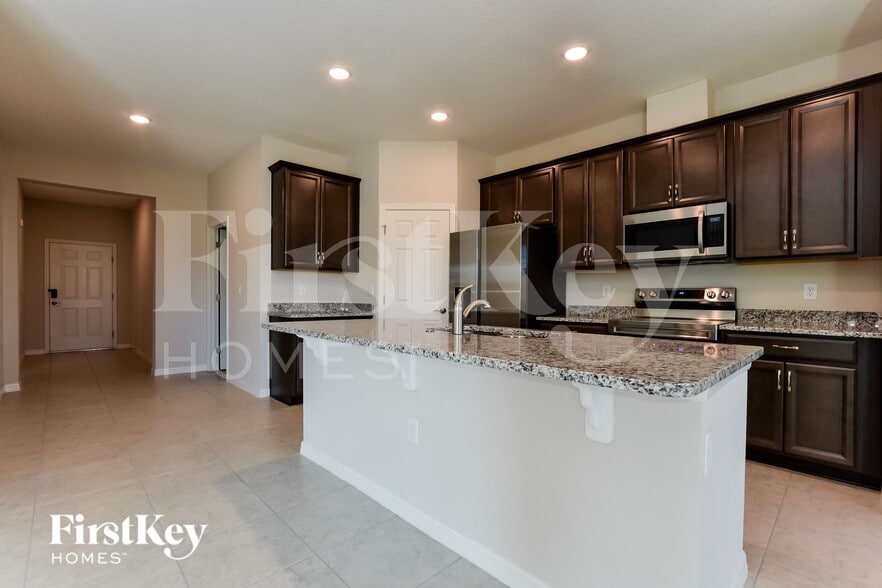 Building Photo - 1261 Spokane Pt